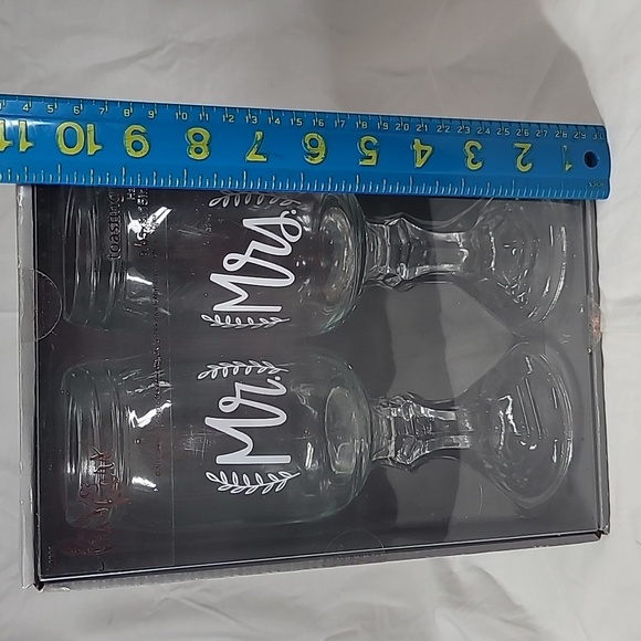 Mr & Mrs Mason Jar Toasting Glasses - Picture 5 of 5